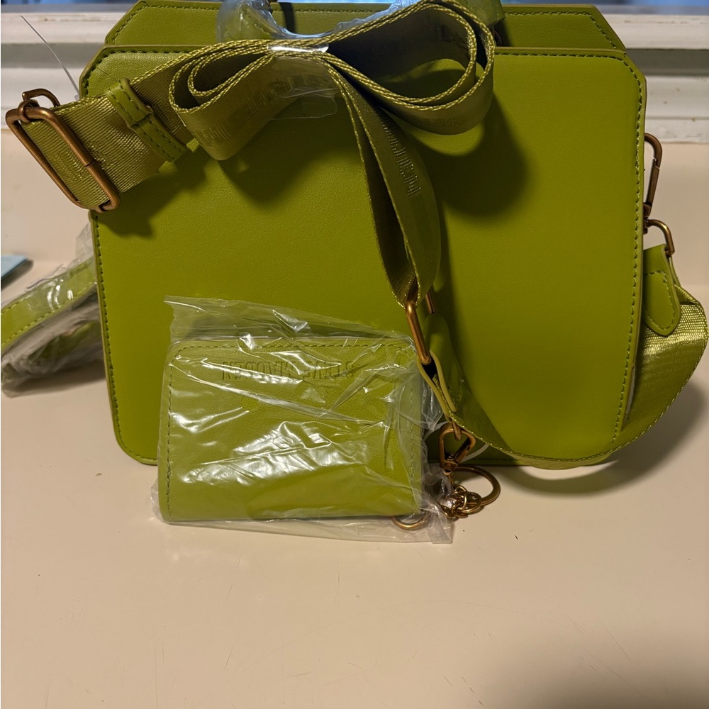 Steve Madden Bright Green Shoulder Bag - Picture 2 of 3